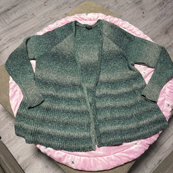 TORRID Womenβs Open Front Cardigan 1 (1X) olive green A cut super soft plus size - Picture 4 of 13